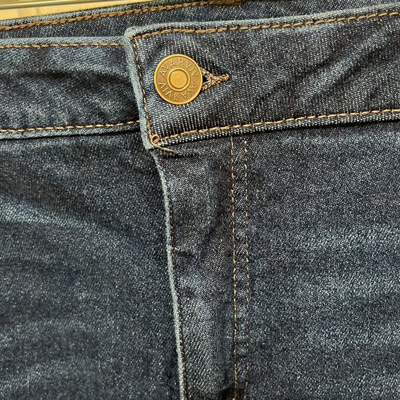 Plus Size Distressed Jean Shorts 18w Ava & Viv - Picture 4 of 10